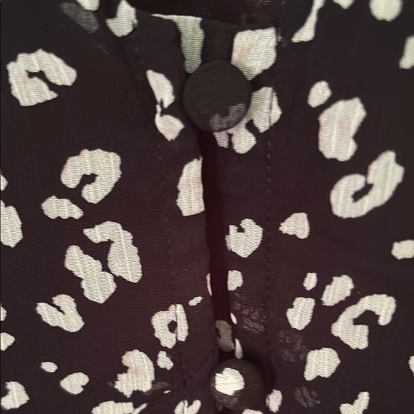 Nine West Ruffled Black and White Long Sleeve Blouse - Picture 9 of 9